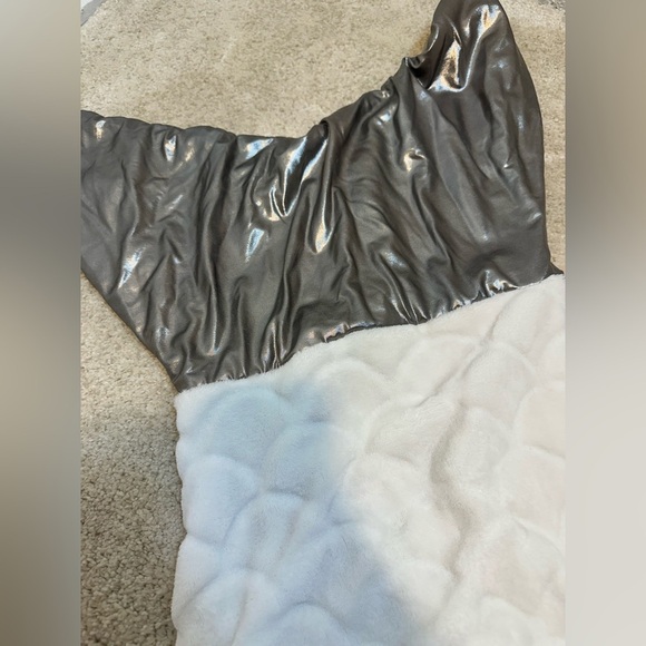 Kids Shark Blanket Sleeping Bag Jay Franco Gray White Teeth Fins - Picture 6 of 10